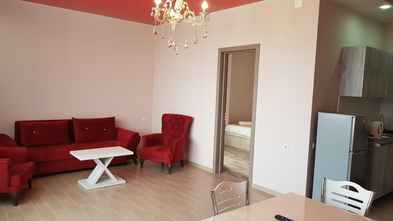 Nakashidze'S Apartments Batumi Quarto foto