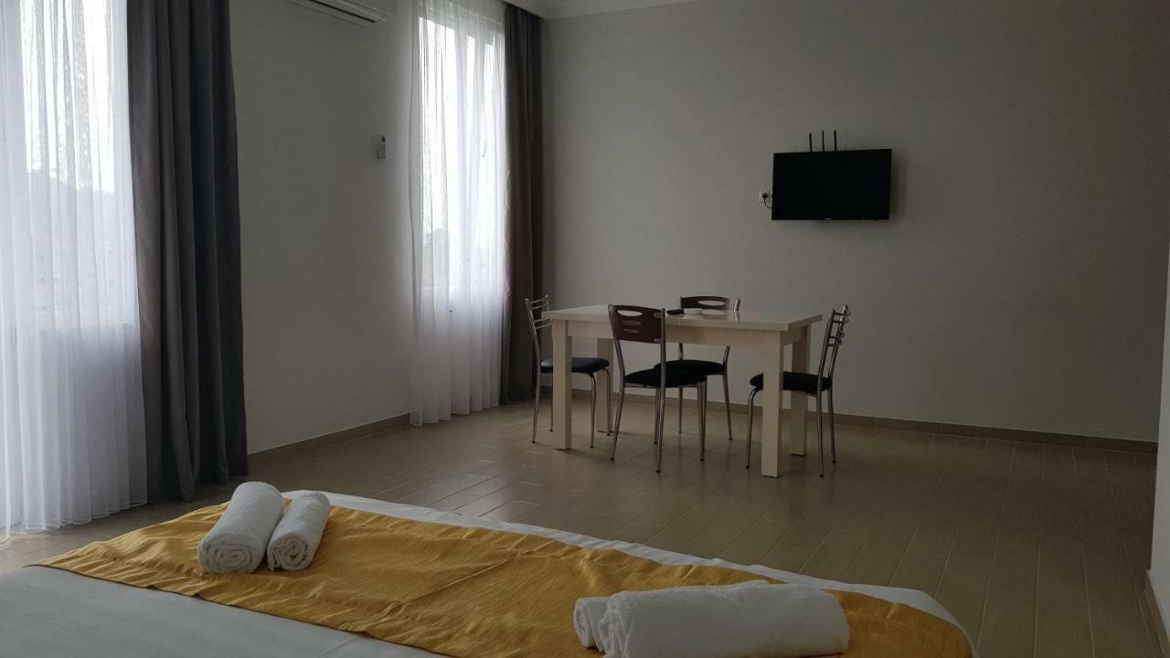 Nakashidze'S Apartments Batumi Quarto foto