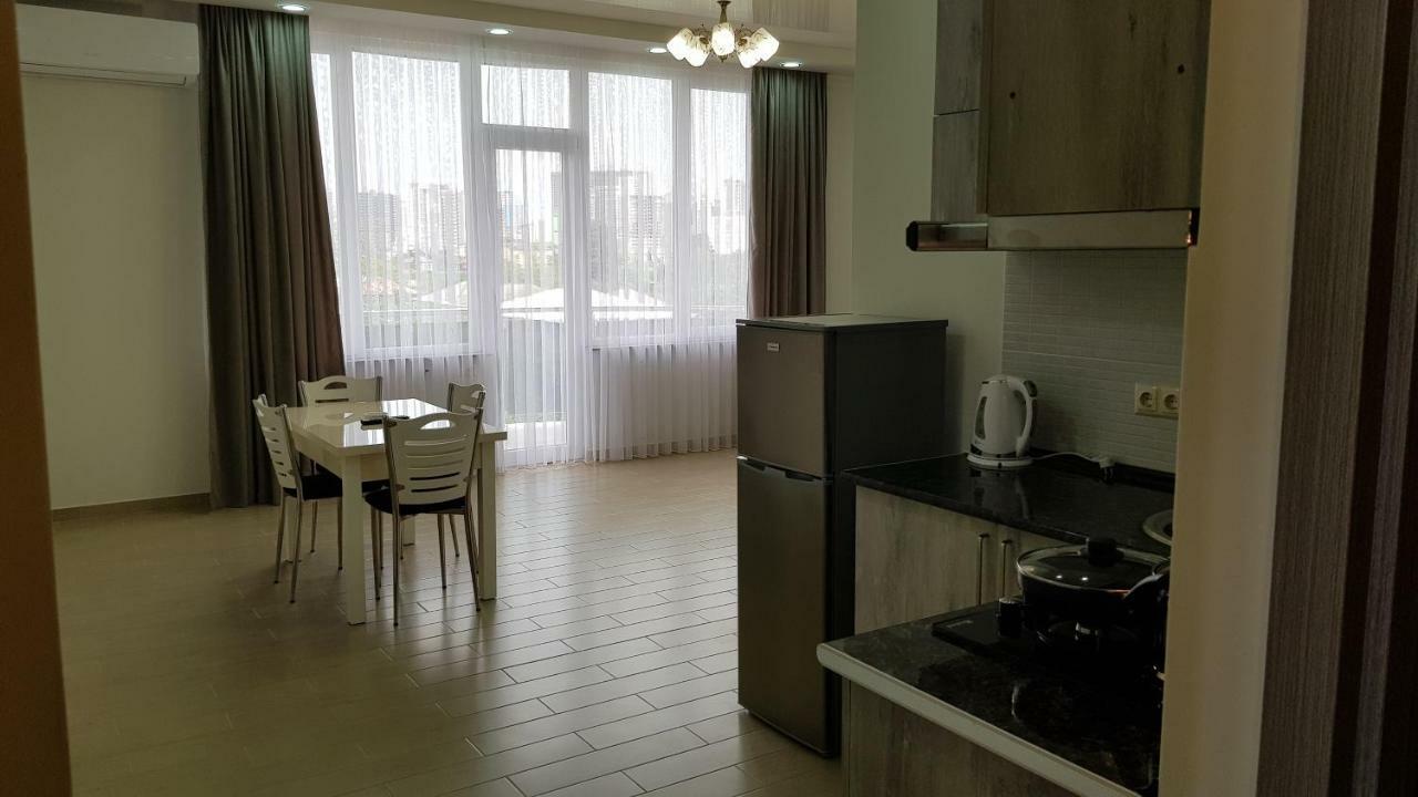 Nakashidze'S Apartments Batumi Quarto foto